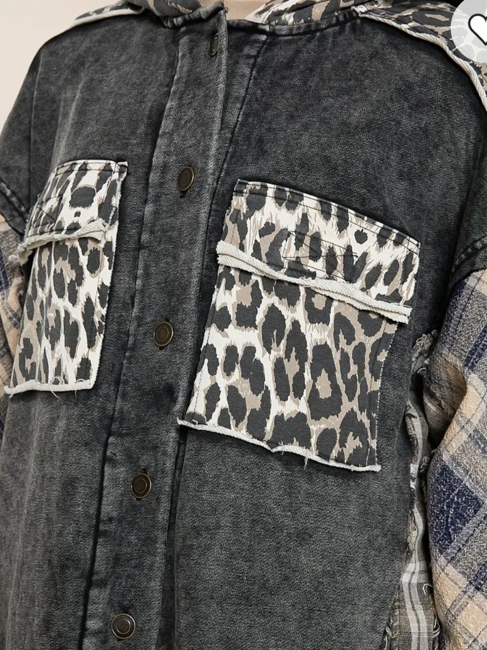 Womens Mixed Cheetah Hooded Shacket - Picture 5 of 7